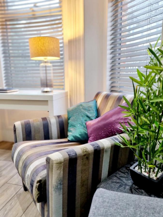 Stylish Apartment In Victorian Conversion Free Parking & Private Patio Close To Beach Town Centre & Bic Борнмут Экстерьер фото