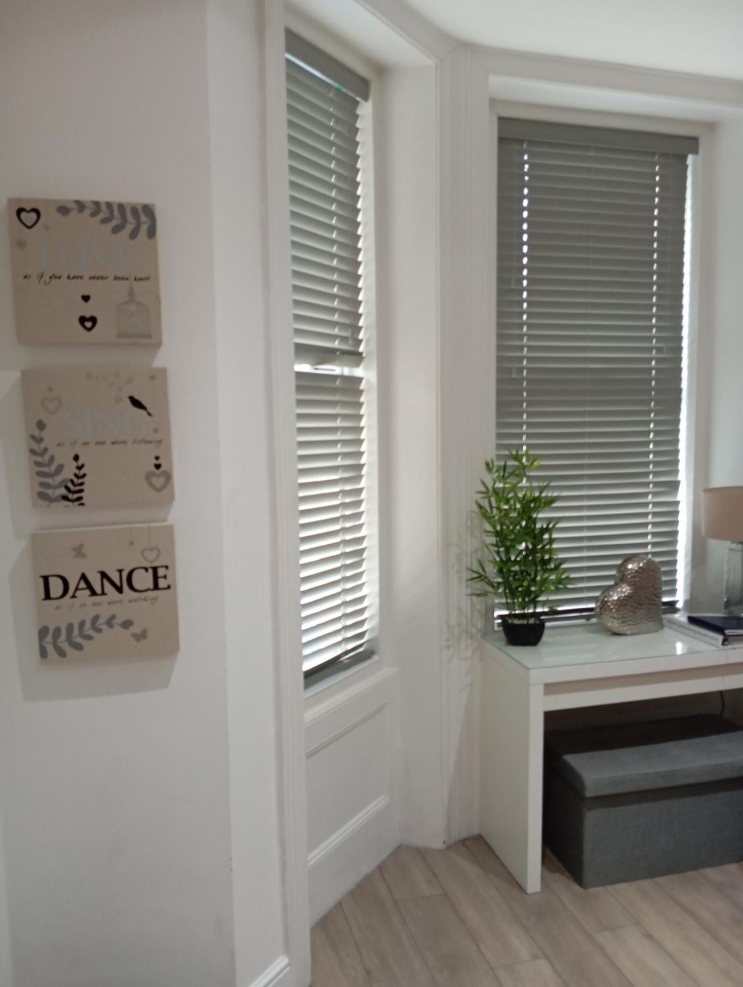 Stylish Apartment In Victorian Conversion Free Parking & Private Patio Close To Beach Town Centre & Bic Борнмут Экстерьер фото