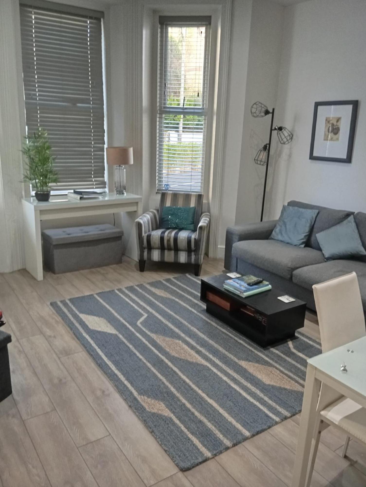 Stylish Apartment In Victorian Conversion Free Parking & Private Patio Close To Beach Town Centre & Bic Борнмут Экстерьер фото