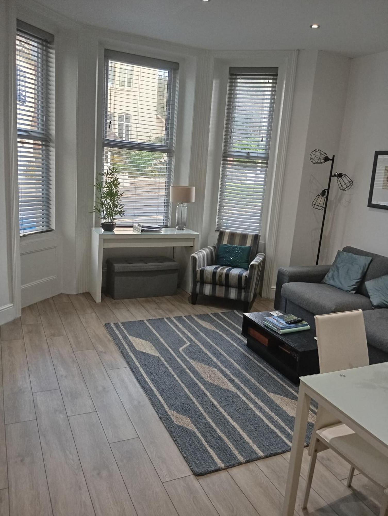 Stylish Apartment In Victorian Conversion Free Parking & Private Patio Close To Beach Town Centre & Bic Борнмут Экстерьер фото