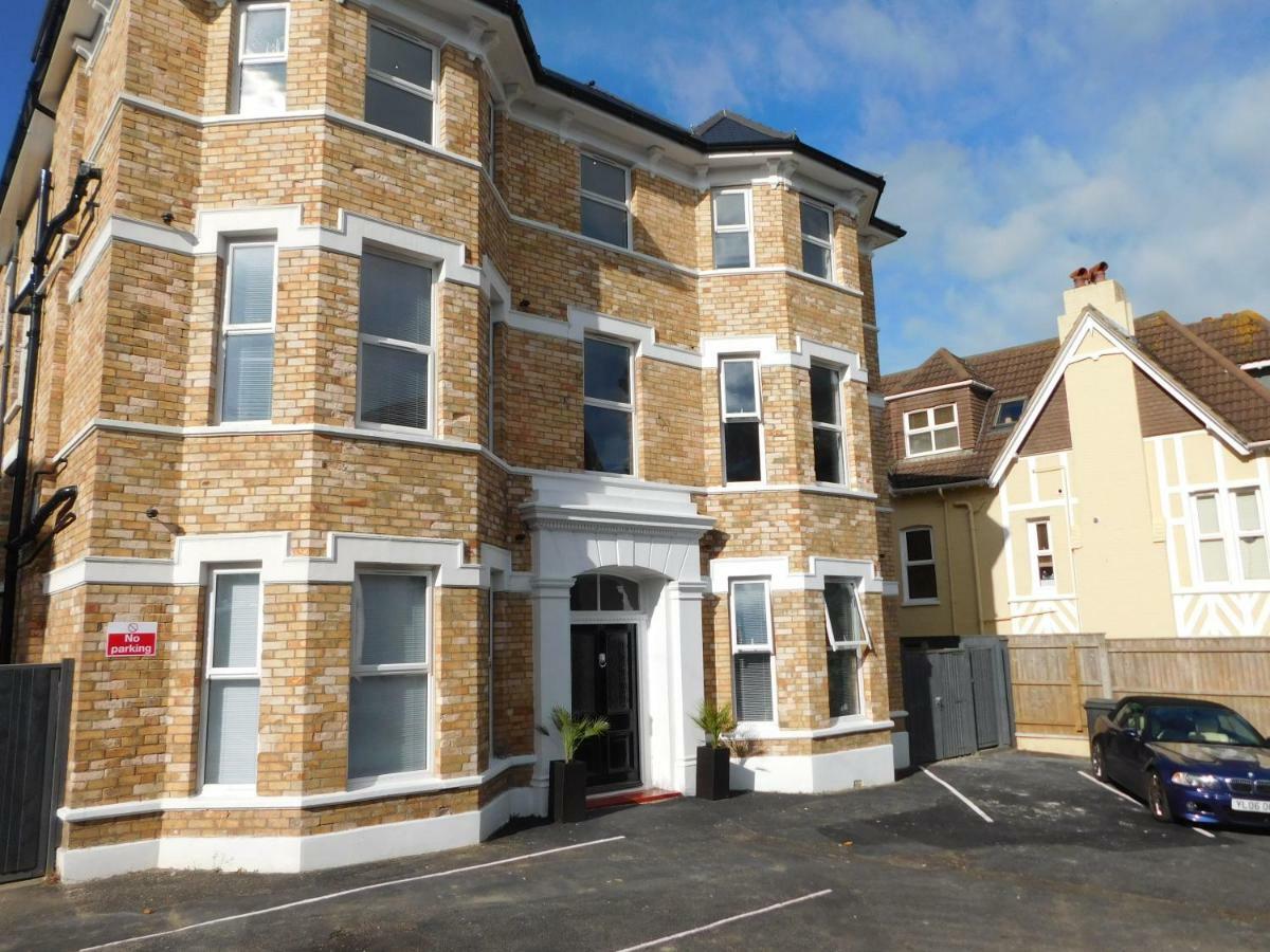 Stylish Apartment In Victorian Conversion Free Parking & Private Patio Close To Beach Town Centre & Bic Борнмут Экстерьер фото
