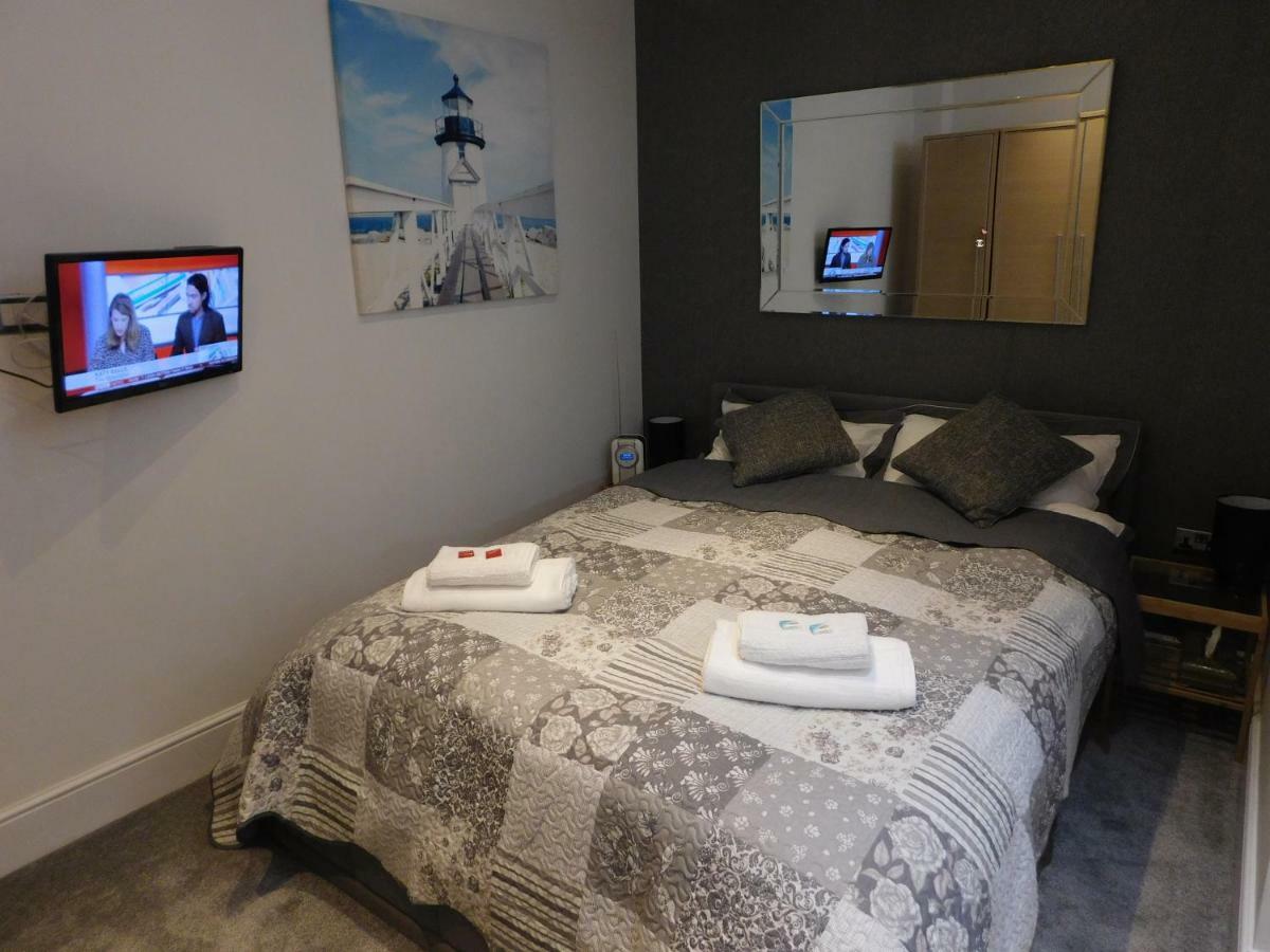 Stylish Apartment In Victorian Conversion Free Parking & Private Patio Close To Beach Town Centre & Bic Борнмут Экстерьер фото